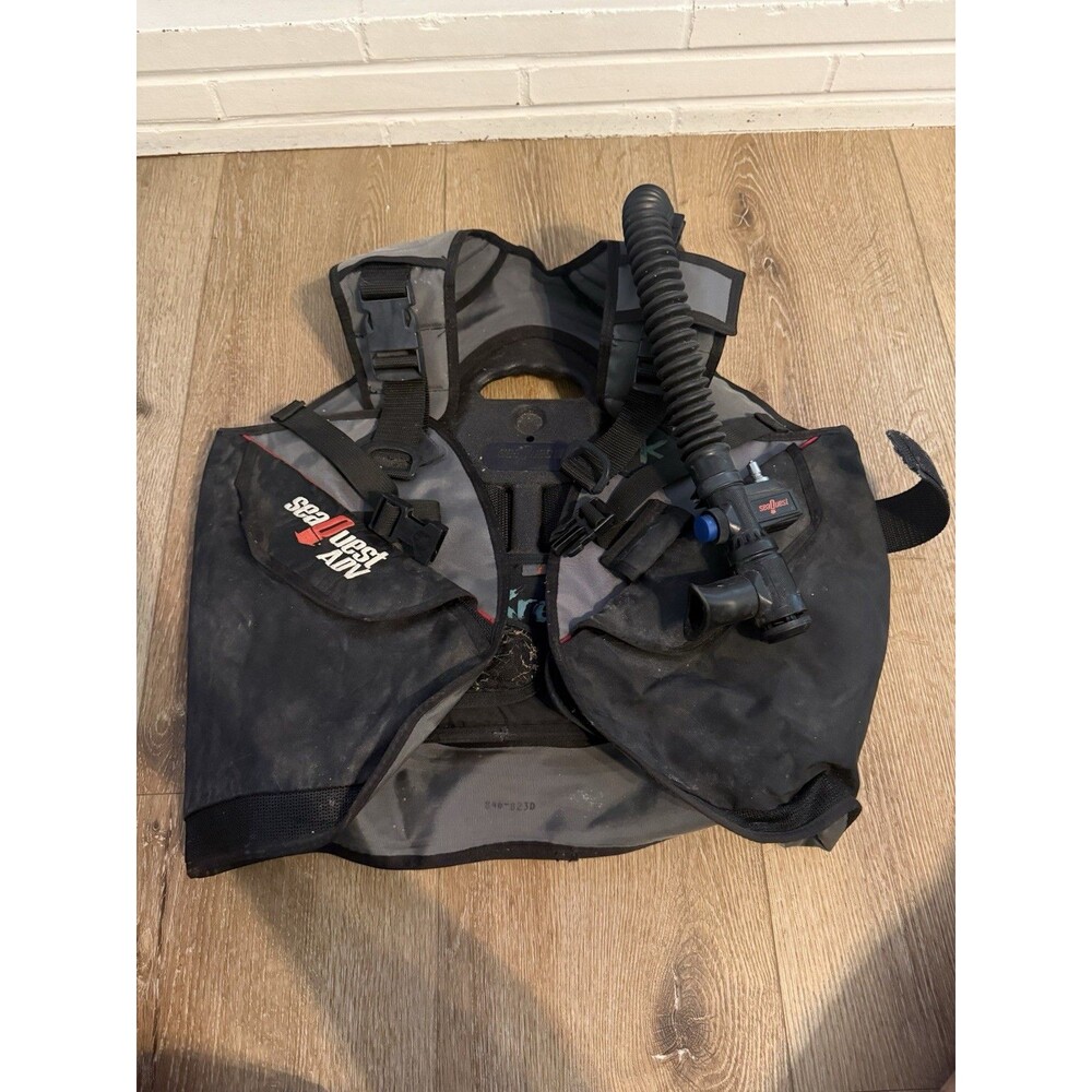Seaquest ADV Scuba Dive vest. Size Medium Gray/Black Model 9847